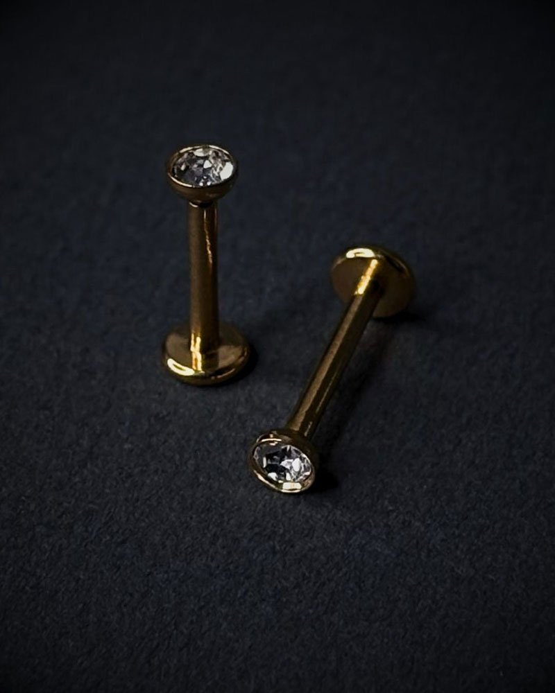19 Gold Diamond Stud - Image 1