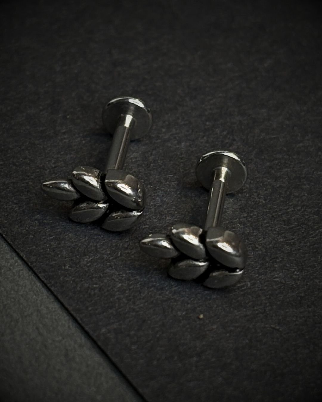 84 Leaf Stud Silver - Image 1