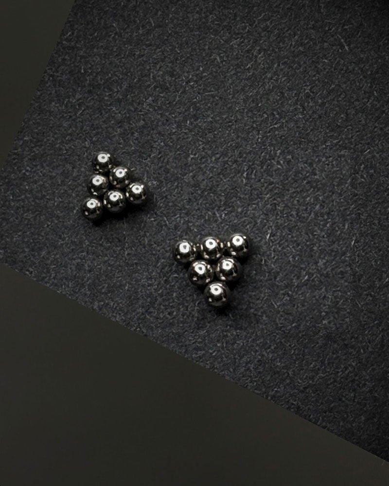 86 Six Ball Triangle Stud – Silver - Image 1